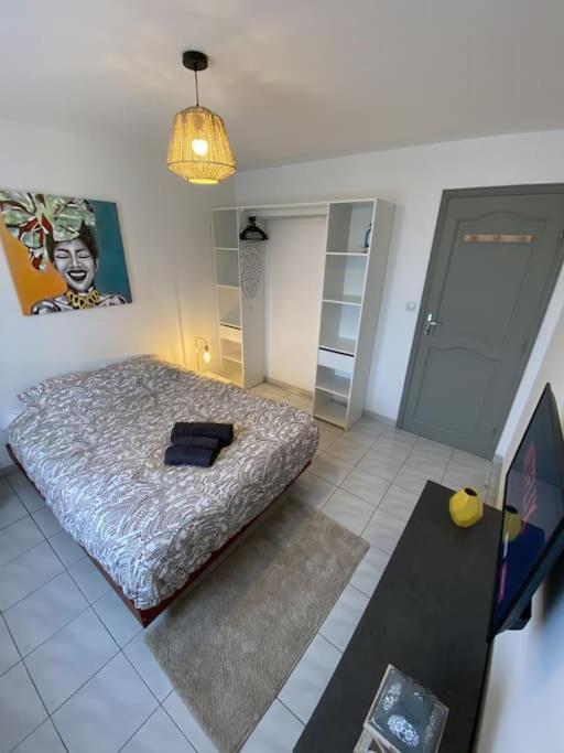 Appartement Tout Equipe 2 Chambres + Jardin Saix  Ngoại thất bức ảnh