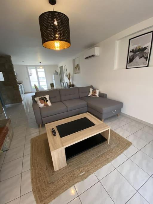 Appartement Tout Equipe 2 Chambres + Jardin Saix  Ngoại thất bức ảnh